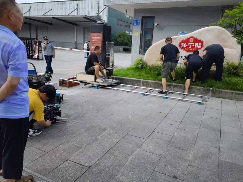 成华区广告片拍摄公司核心优势：全流程服务，让品牌广告片省心更出彩