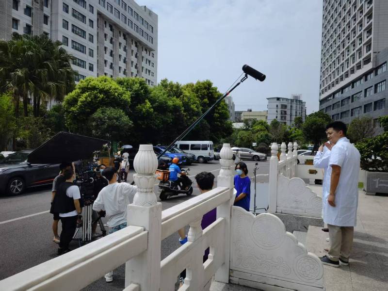 成华区广告片拍摄公司低成本实现高规格制作的诀窍